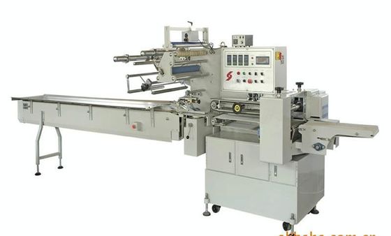 China 220V Input Horizontal Flow Wrap Packing Machine For Tissue Paper Simple Operation supplier