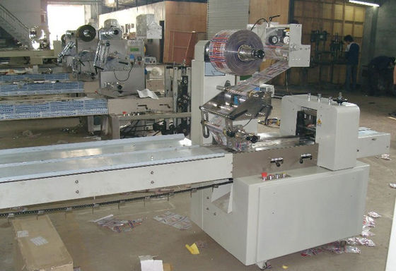 China Fast Speed Pillow Bag Packaging Machine , SS 304 Material Pillow Type Packing Machine supplier