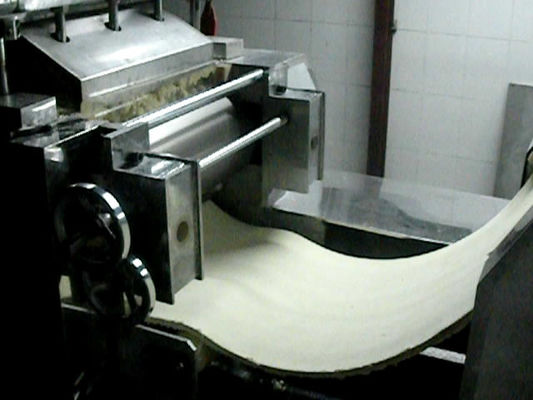 Multi Functional Noodle Production Line 50HZ Frequency 3T - 5T Weight supplier